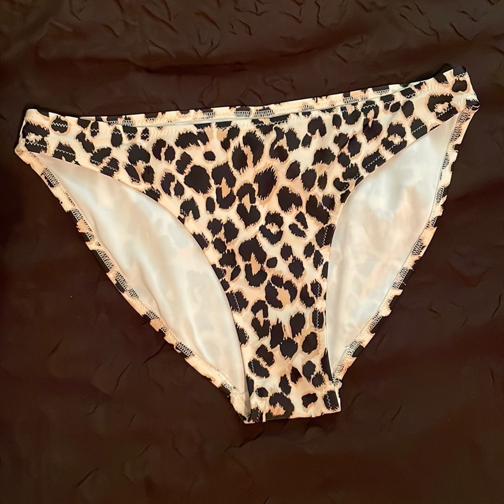 Cheetah leopard print bikini swim bottoms size small